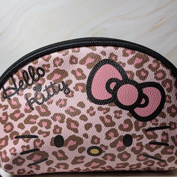 NWOT Sanrio Hello Kitty Leopard Print Make Up Cosmetic Pouch Bag - Picture 2 of 8